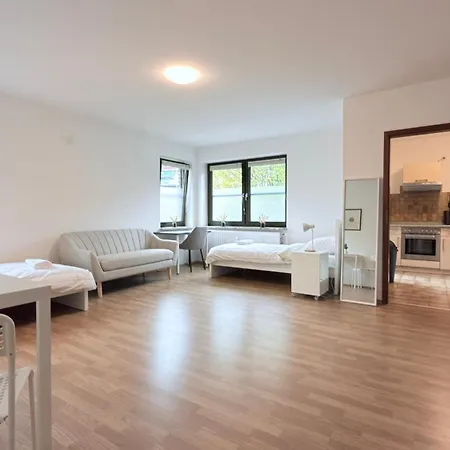 Business - Zentral Mit Privatparkplatz Neumünster